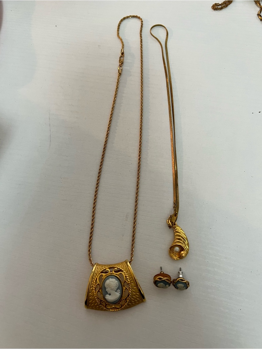 Gold Cameo Pendant Necklace with Matching Earrings - Gold
